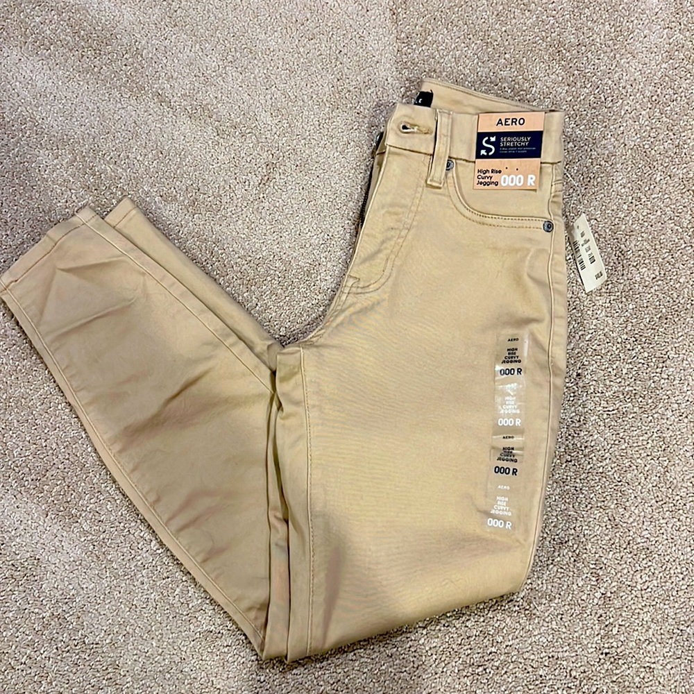 Brand new Aeropostale khaki pants 000R